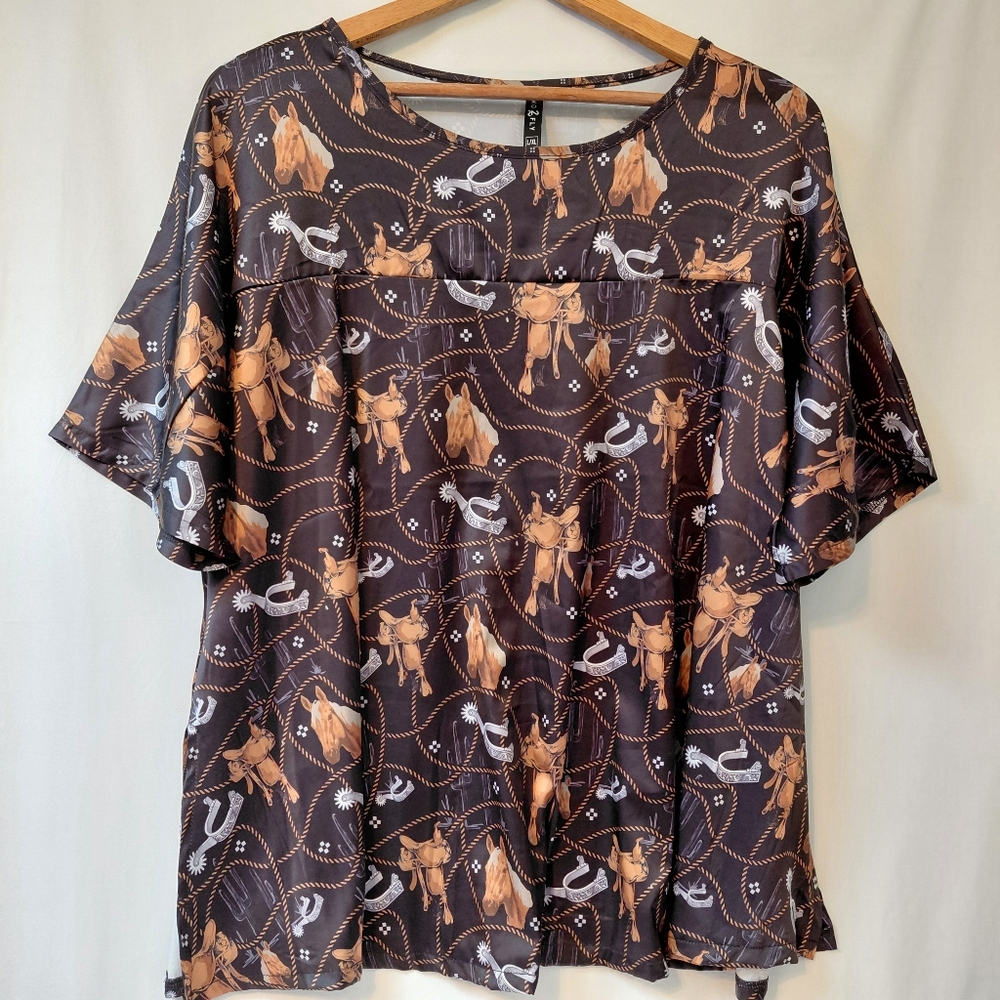 2 Fly Co. Horse Blouse Women's Size L / XL Oversized Satin Feel‎ Saddle Rodeo